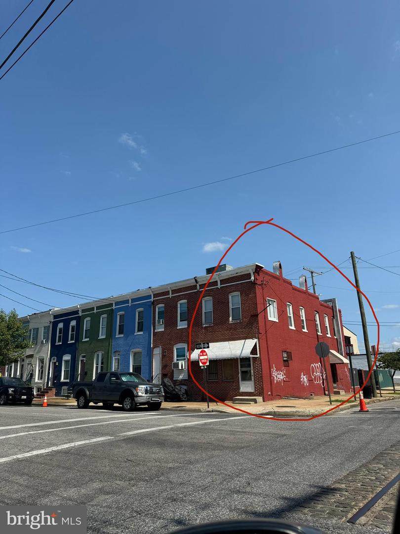 1539 Bush Street - Photo 1