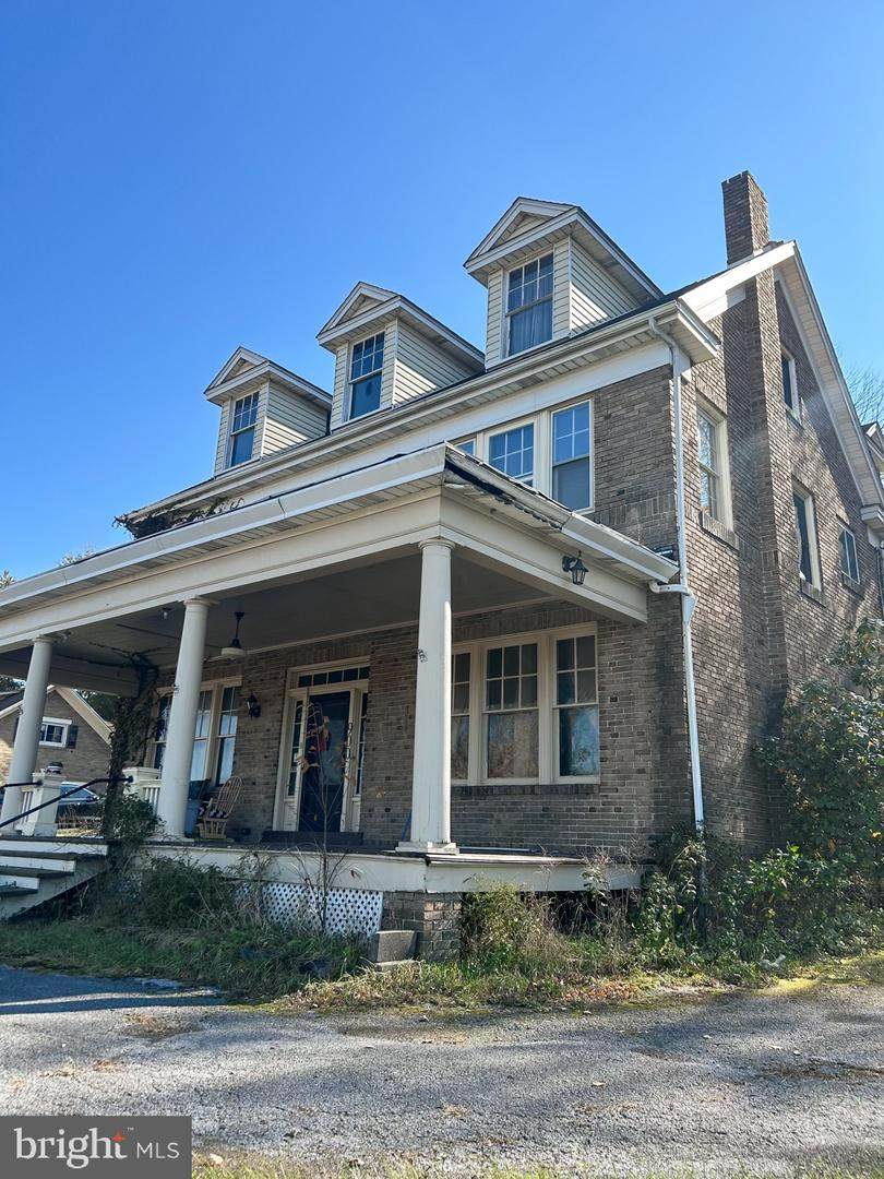 900 Brisbin Street - Photo 1