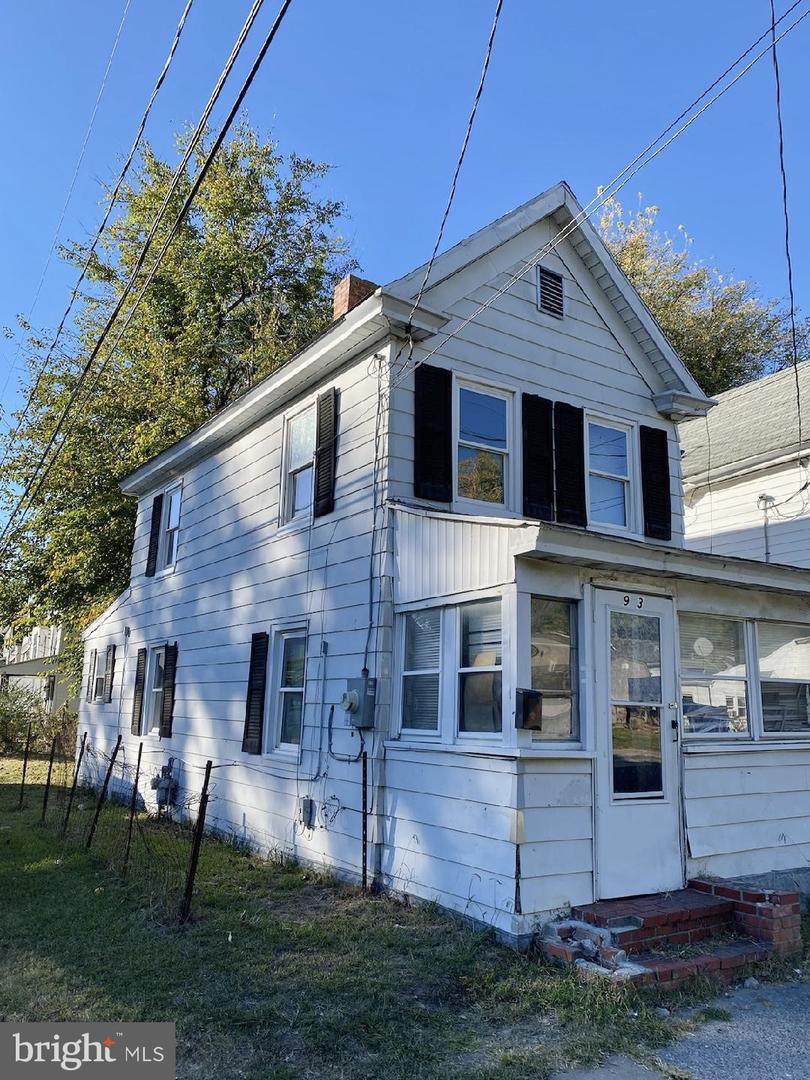 913 Pine Street - Photo 1