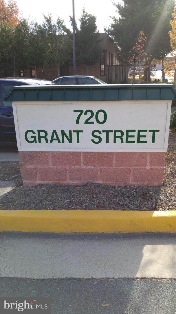 720-F Grant Street - Photo 1