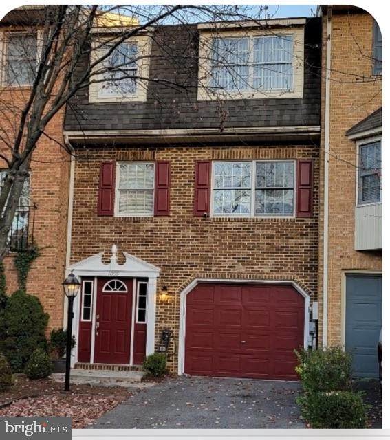 1009 Lindsay Lane - Photo 1
