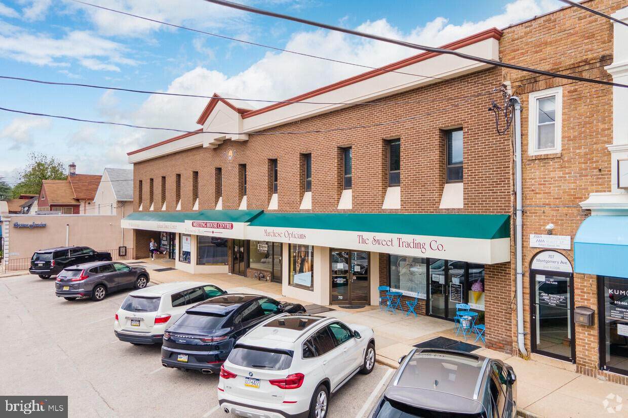 711 Montgomery Avenue - Photo 1