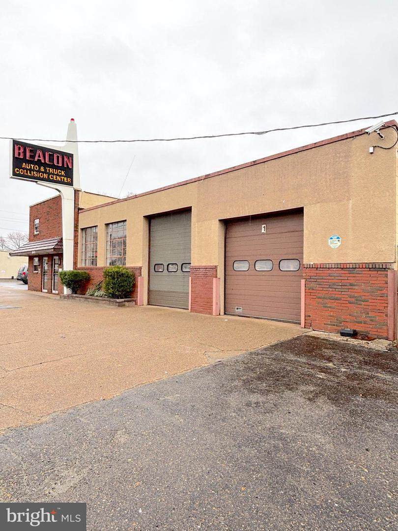 6712 Crescent Boulevard - Photo 1