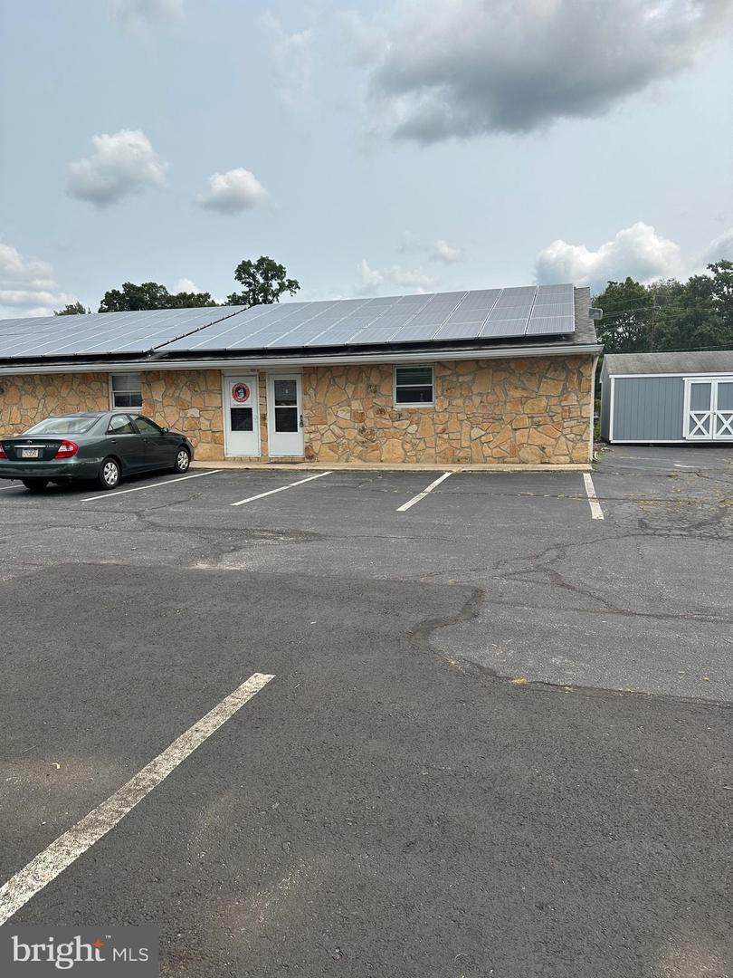 110 Trenton Avenue - Photo 1