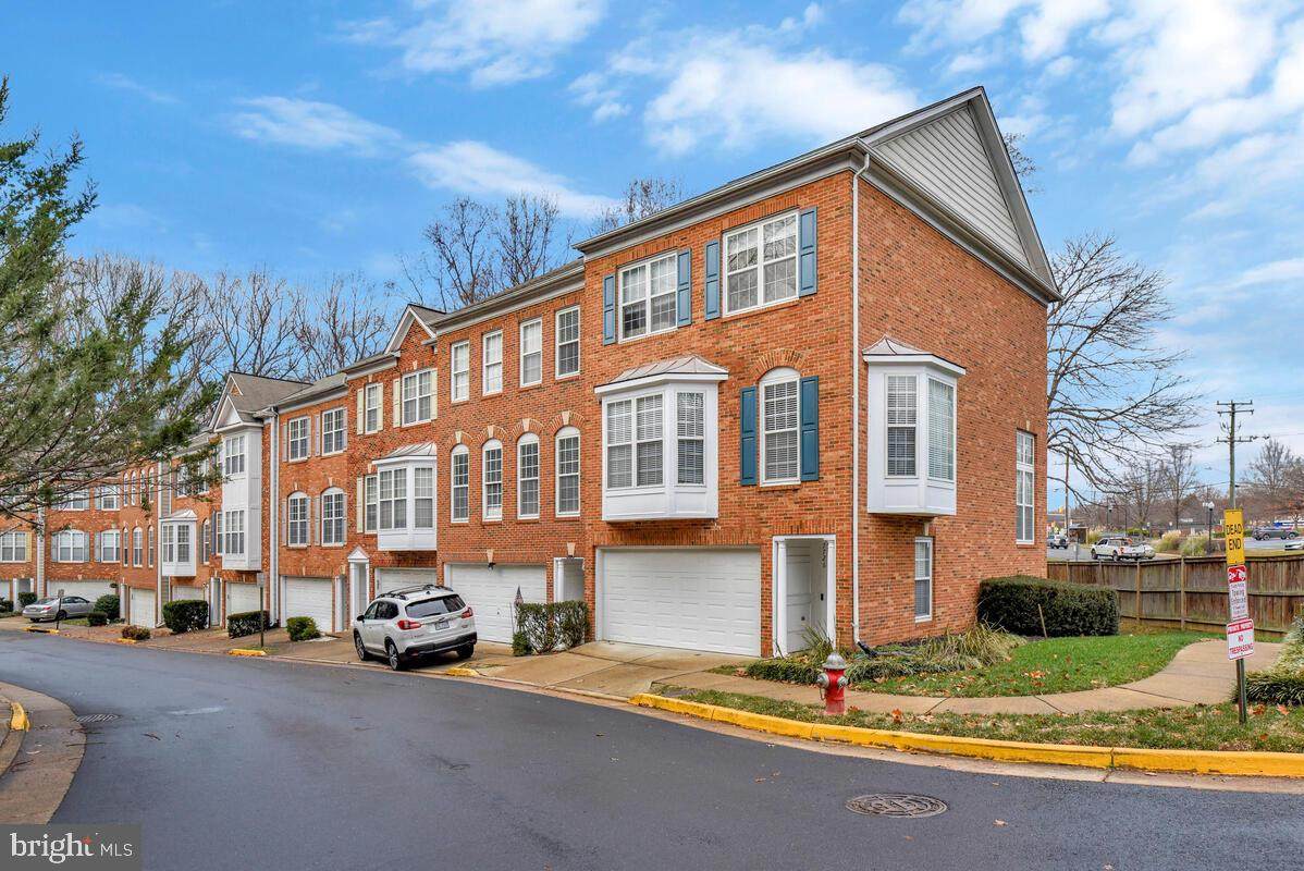 7726 Heritage Woods Way - Photo 1