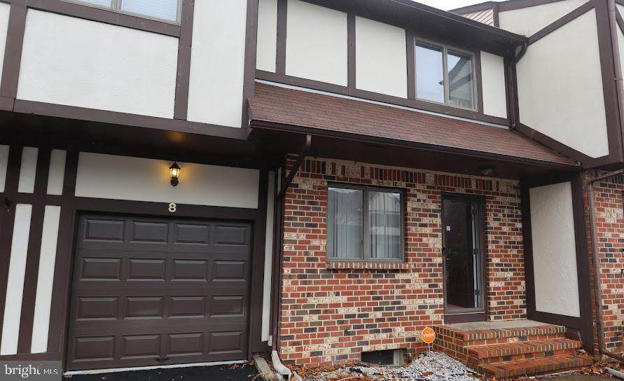8 Boleyn Court - Photo 1