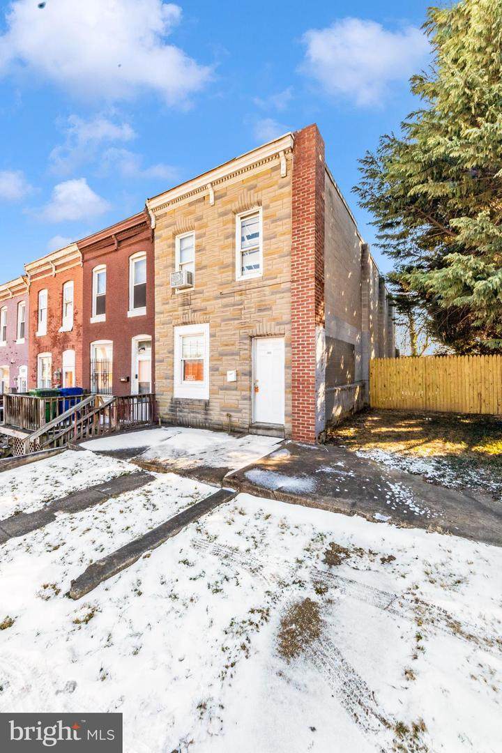 2327 Washington Boulevard - Photo 1