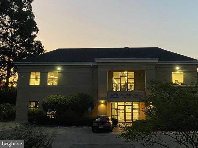 20 Country Club Drive - Photo 1