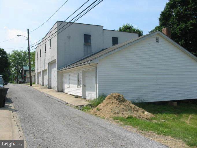 137 Westminster Avenue - Photo 1