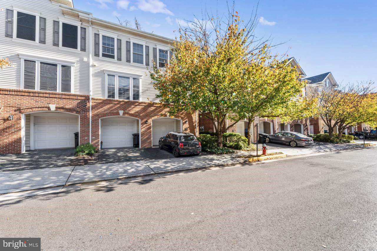 7132 Huntley Creek Place - Photo 1