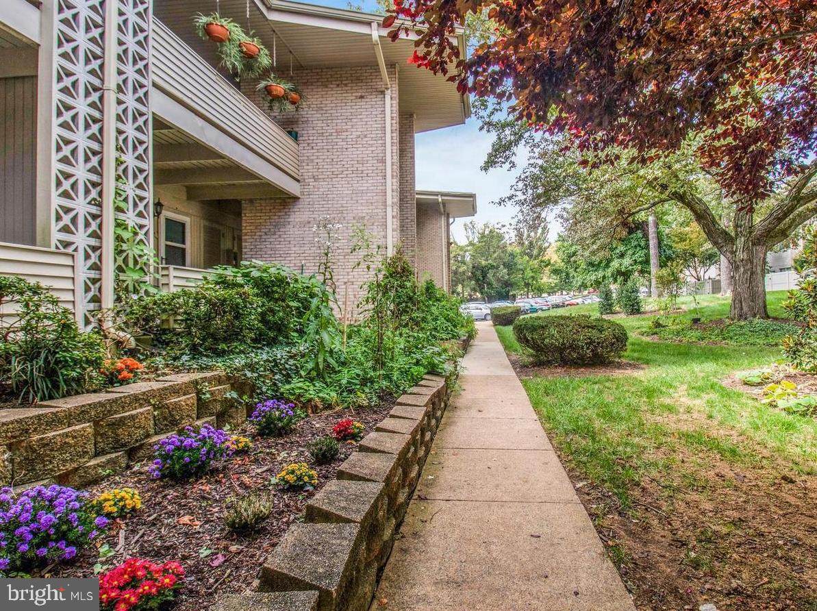 126 Haycock Road - Photo 1