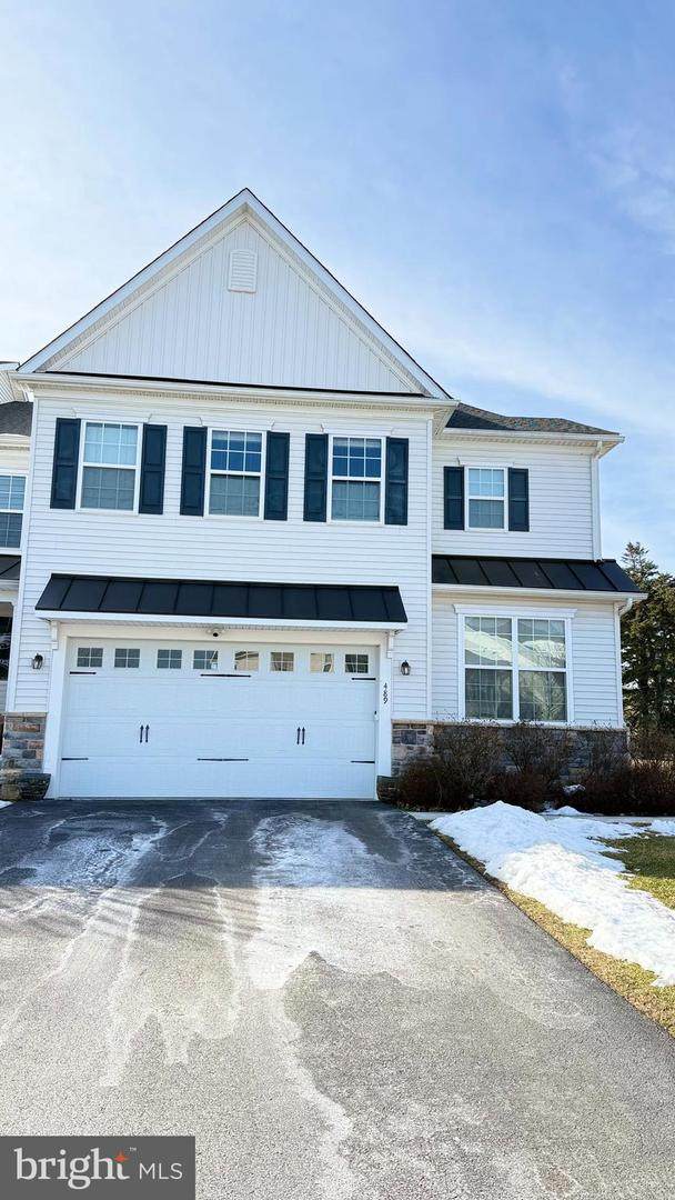 489 Lee Place - Photo 1