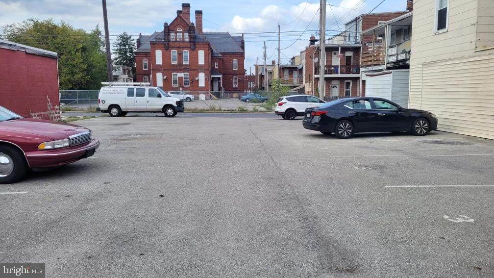 614 Clarke Avenue - Photo 1