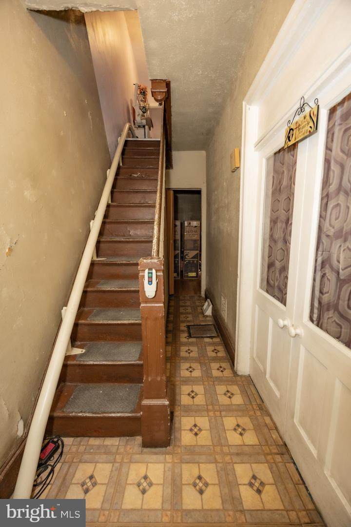 https://bt-photos.global.ssl.fastly.net/brightmls/orig_boomver_1_803610347754-2.jpg