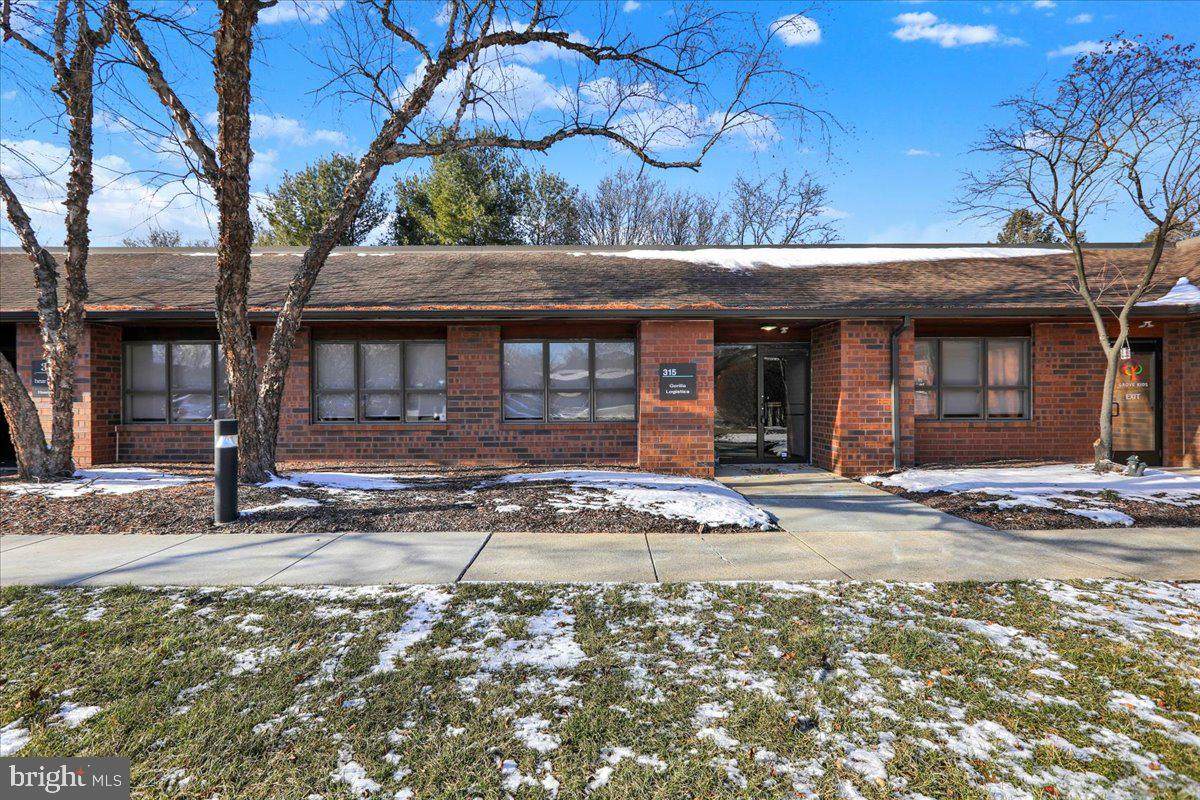 2201 Ridgewood Road - Photo 1