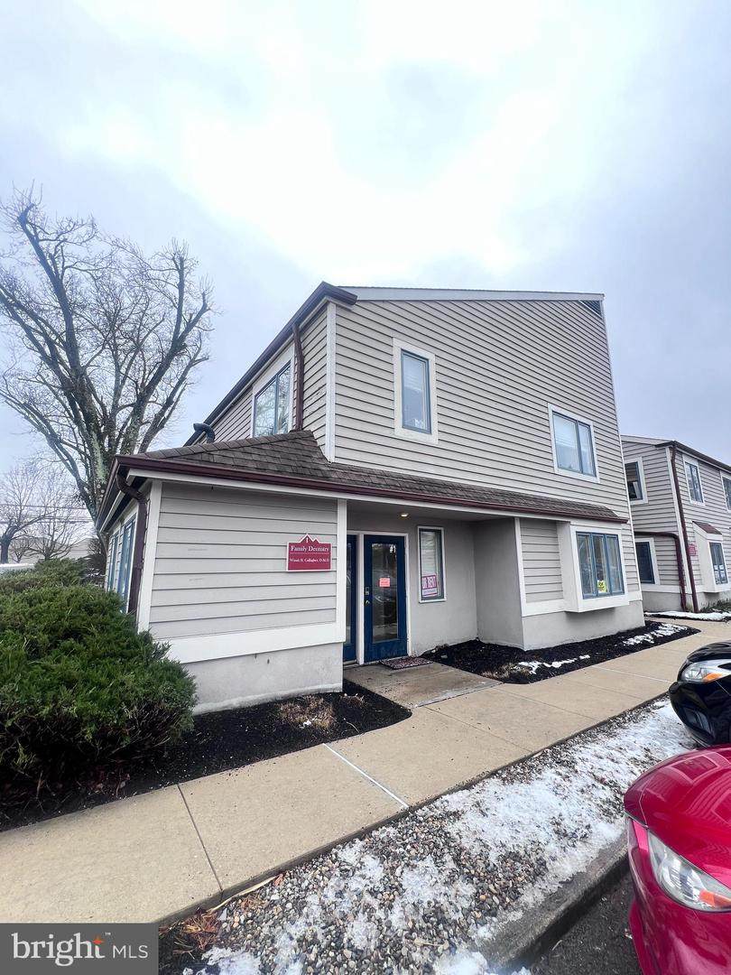 920 Lawn Avenue - Photo 1