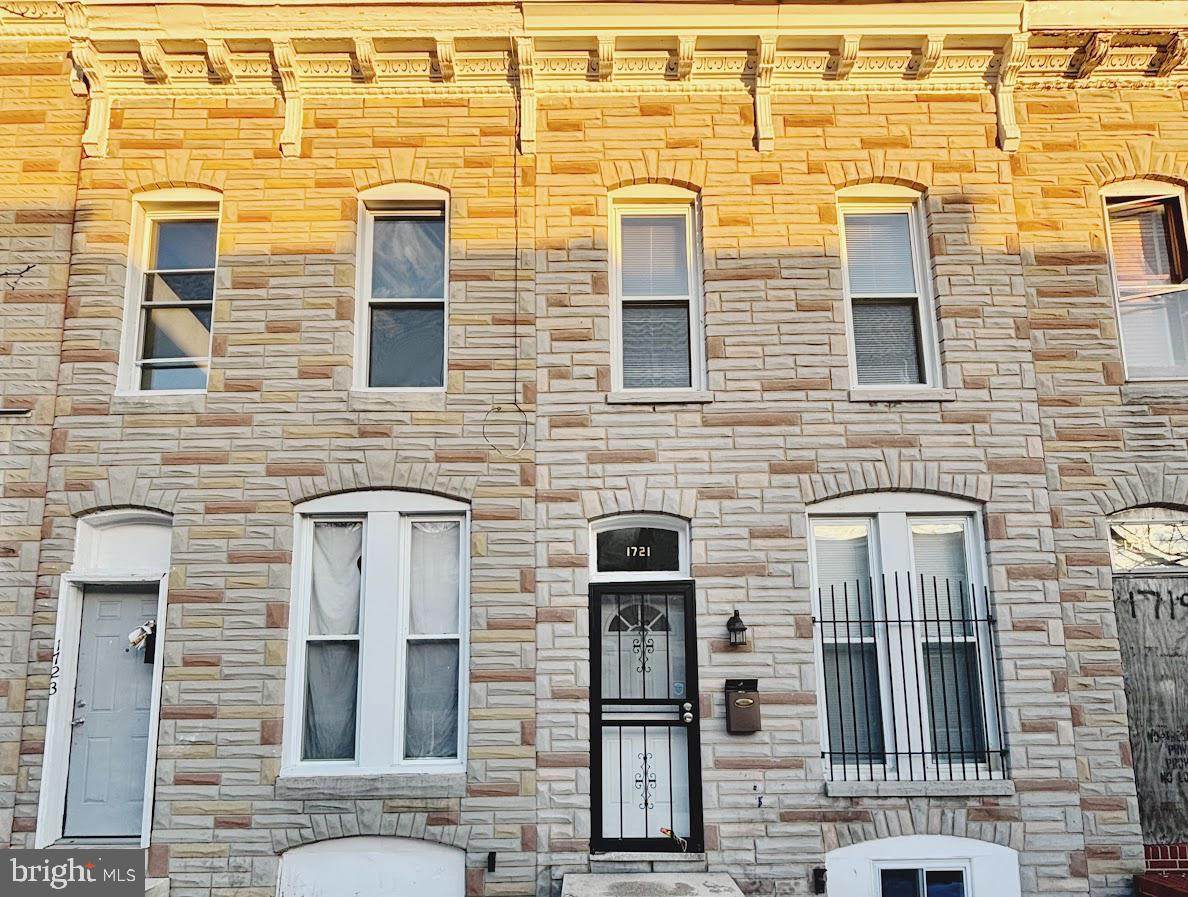 1721 Bond Street - Photo 1