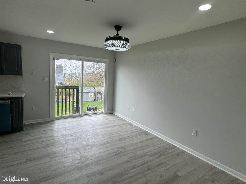 https://bt-photos.global.ssl.fastly.net/brightmls/orig_boomver_1_803662366944-2.jpg