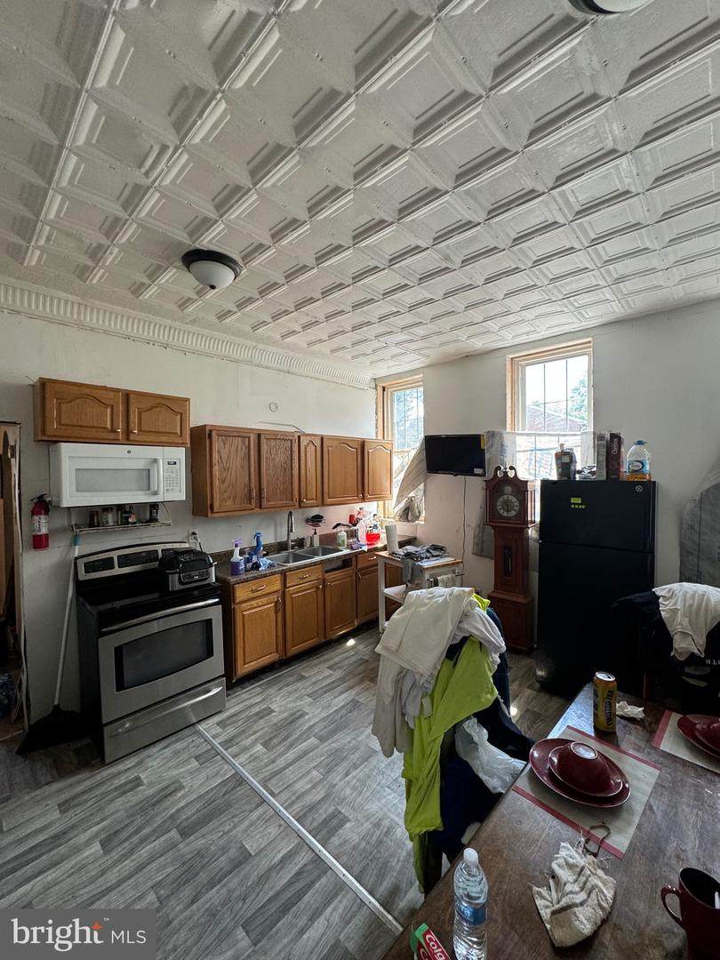 196-198 Broadway - Photo 1
