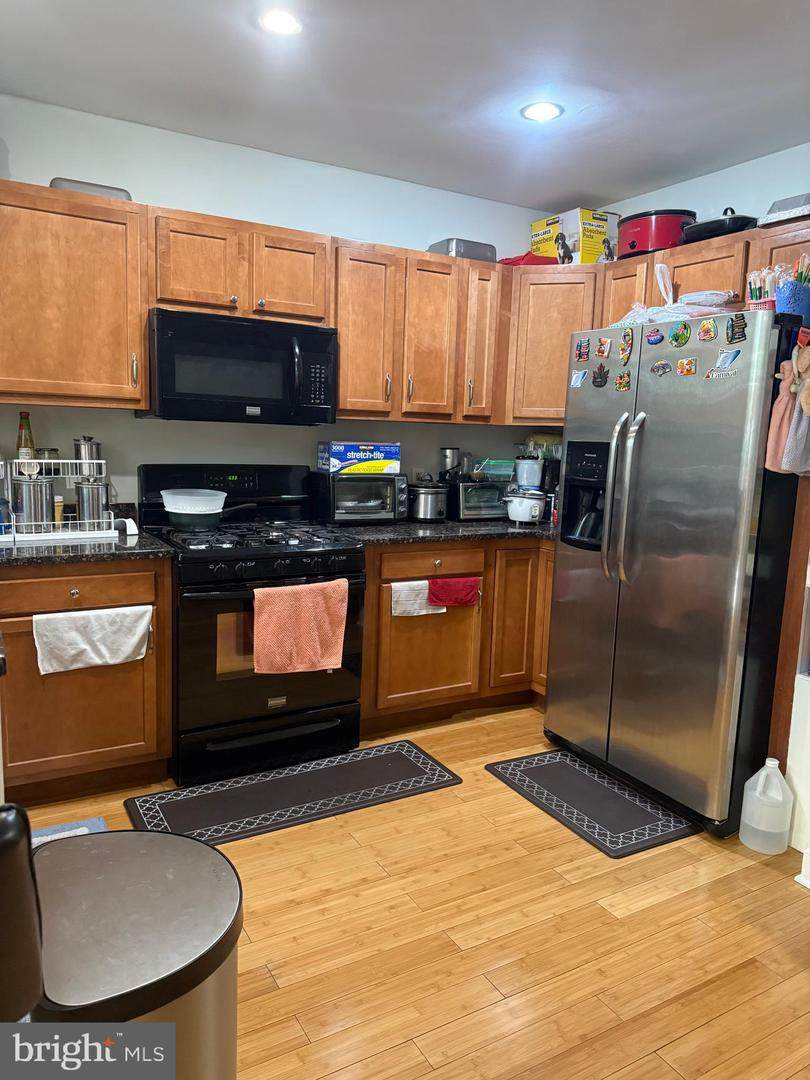 1100 Vine Street - Photo 1