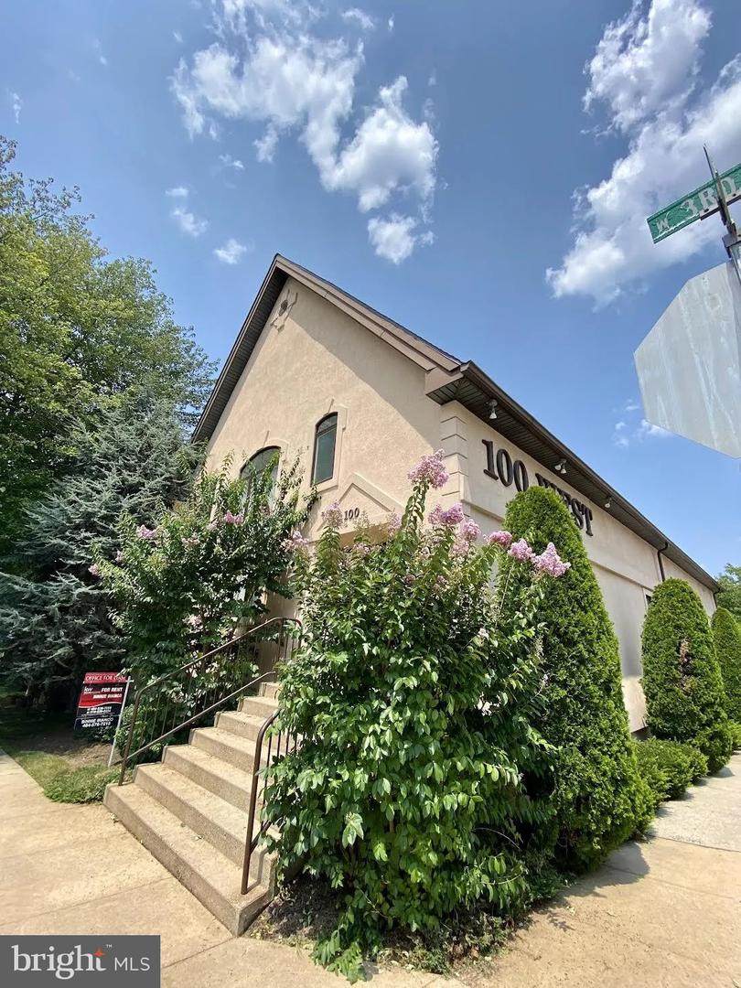 100 3RD Avenue - Photo 1