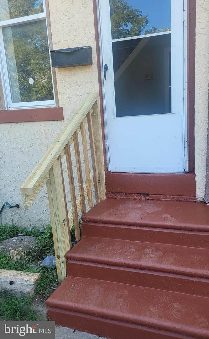 813 9TH Street - Photo 1