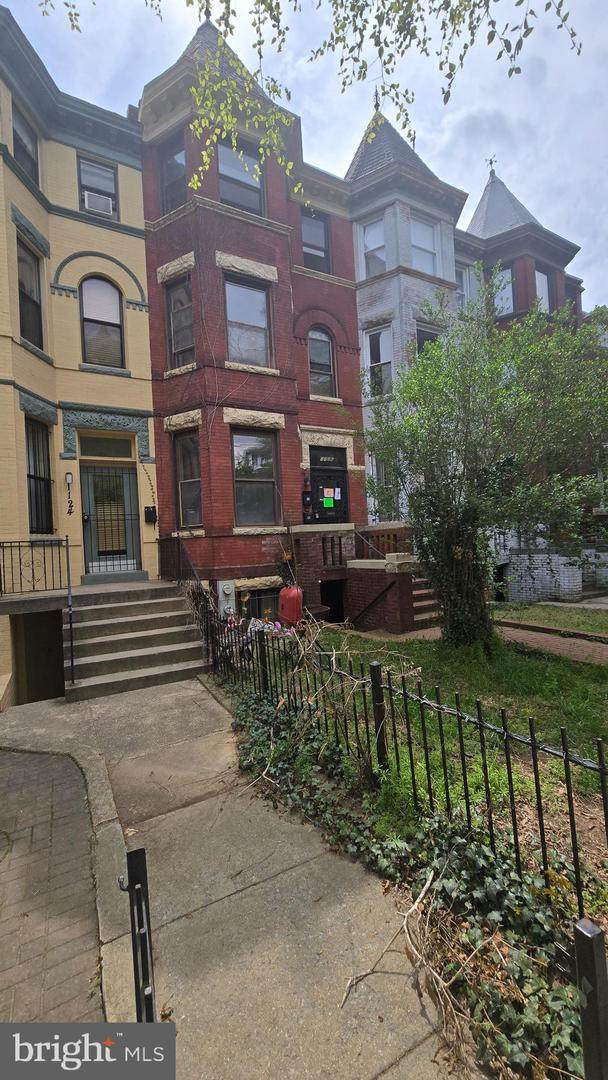 1126 Park Road - Photo 1