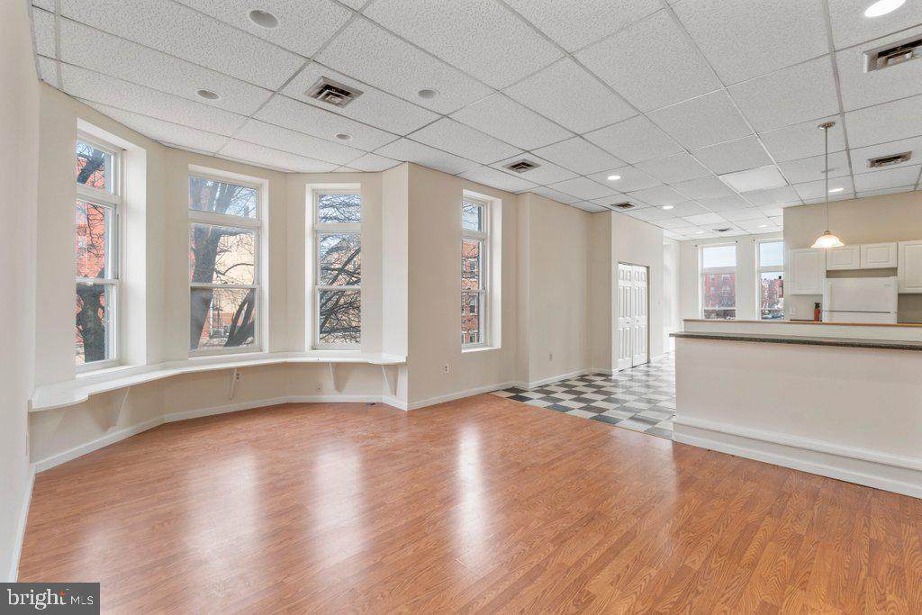 2129 Charles Street - Photo 1
