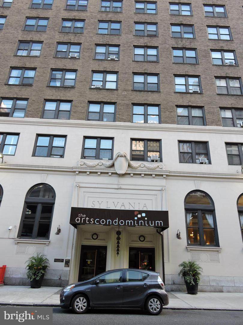 1324 Locust Street - Photo 1