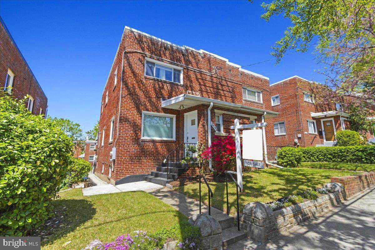 1415 Rittenhouse Street - Photo 1