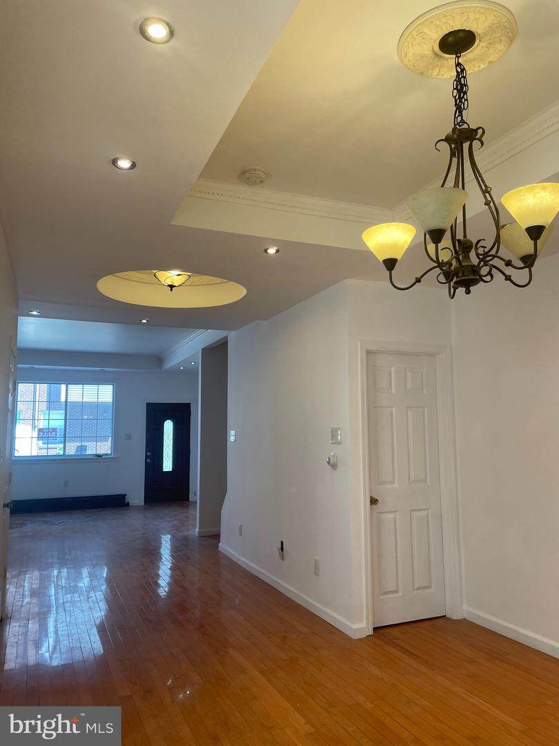 1638 7TH Street - Photo 1