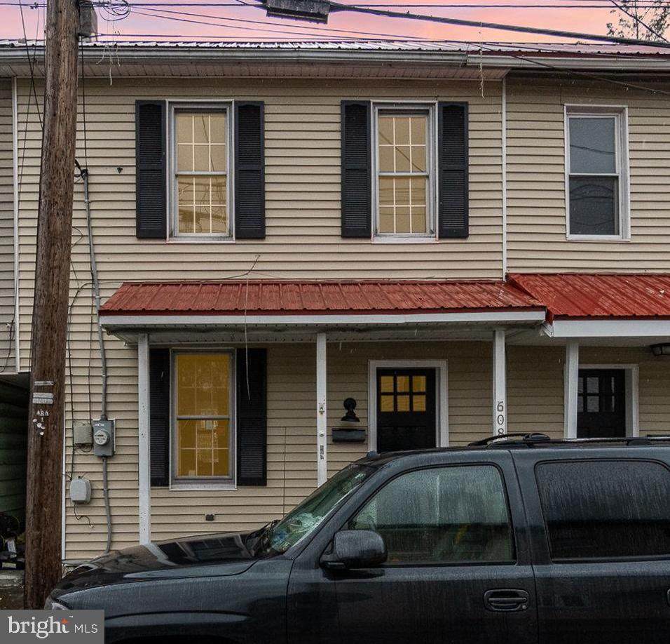 608 North Street - Photo 1