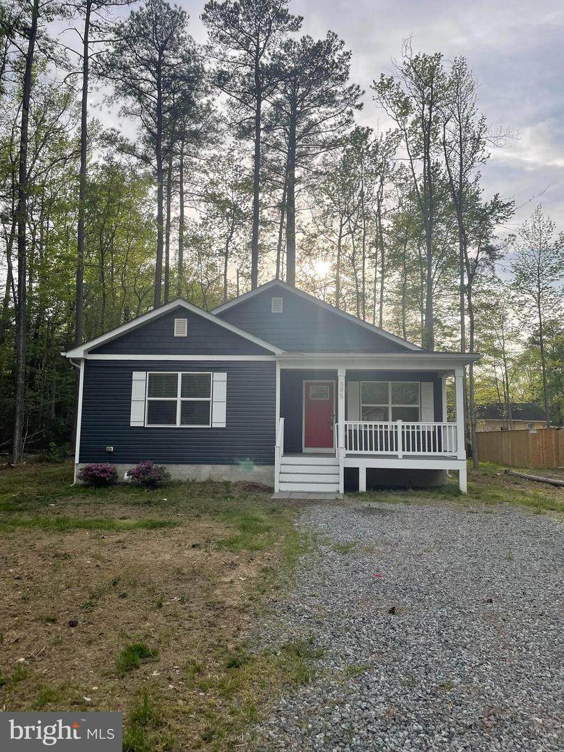 395 Shorewood Dr - Photo 1