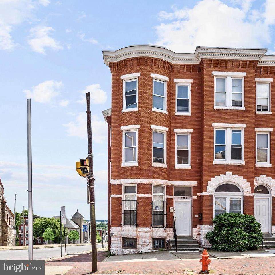 1901 Baltimore Street - Photo 1