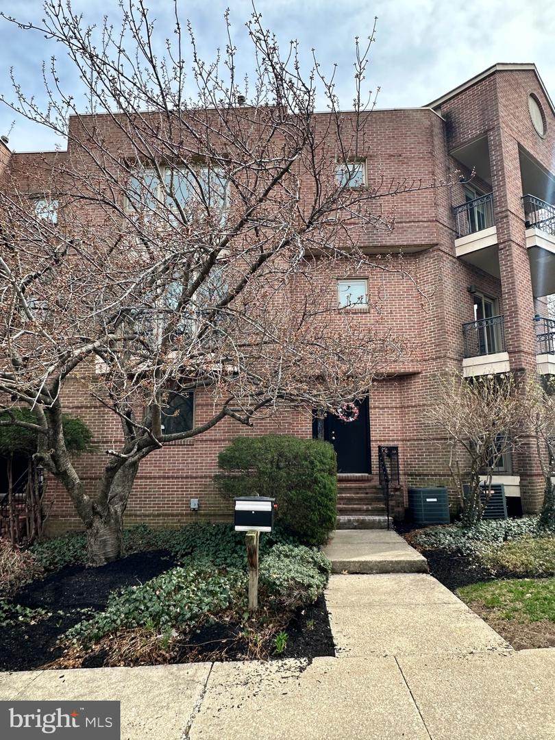 1600 Franklin Street - Photo 1