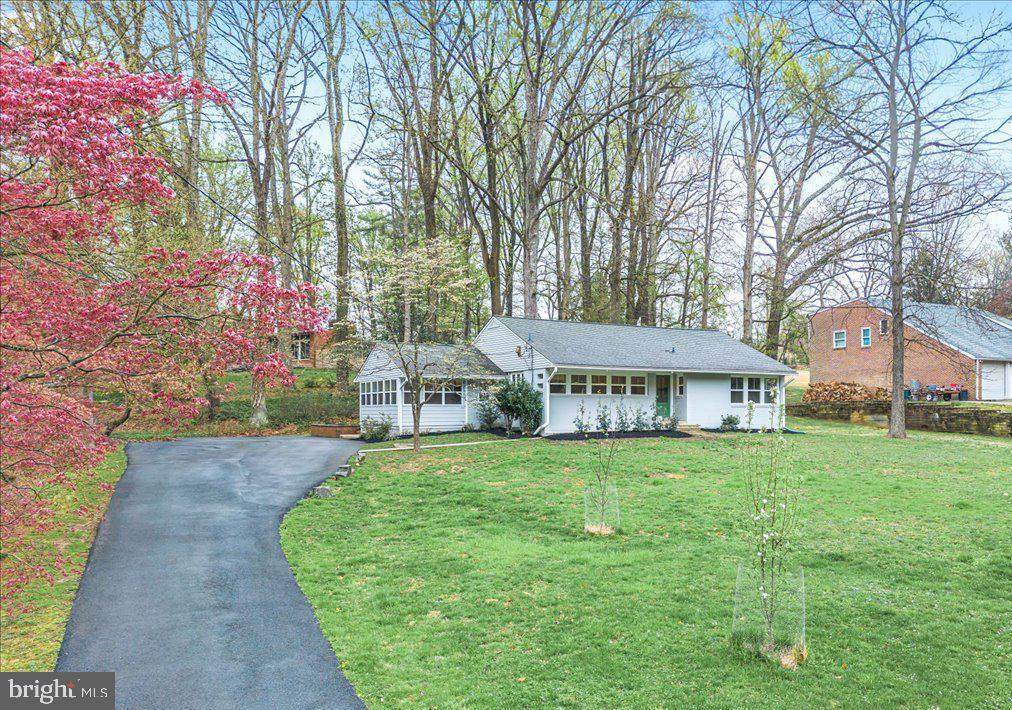 901 Hobbs Drive - Photo 1