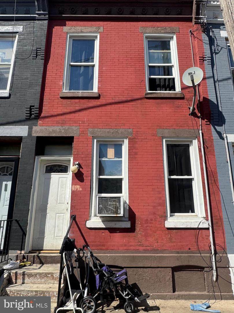 1033 Monmouth Street - Photo 1