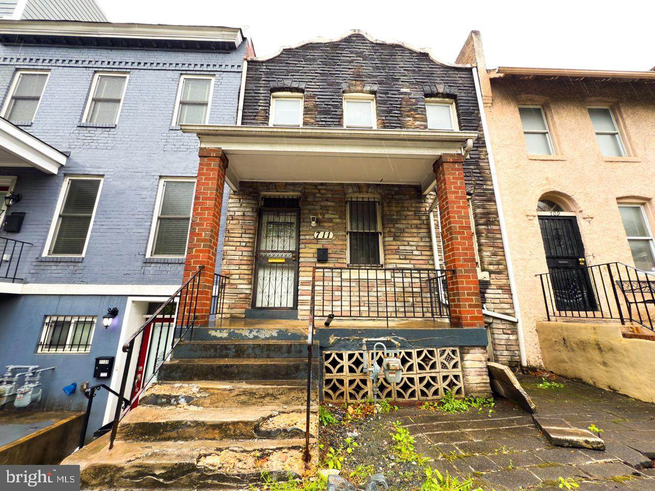 711 Florida Avenue - Photo 1