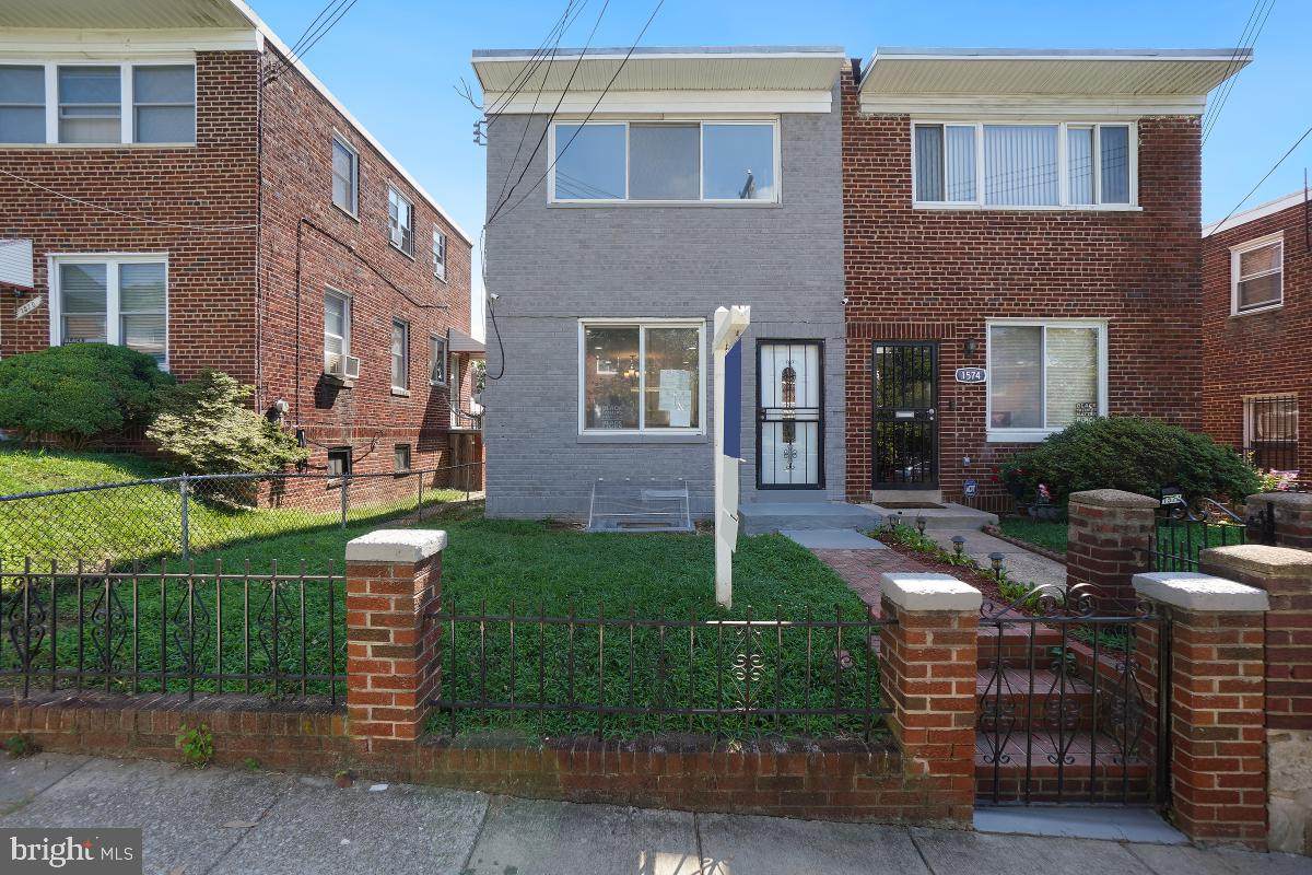 1572 41ST Street - Photo 1