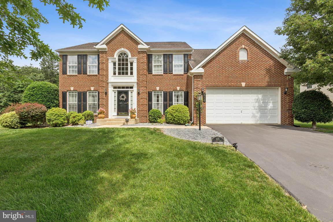 615 Cover Lane - Photo 1