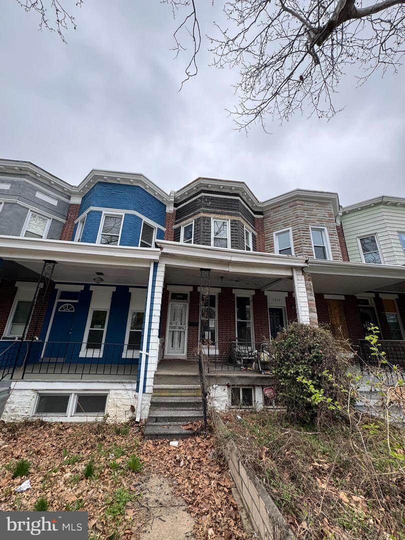 1308 Longwood Street - Photo 1