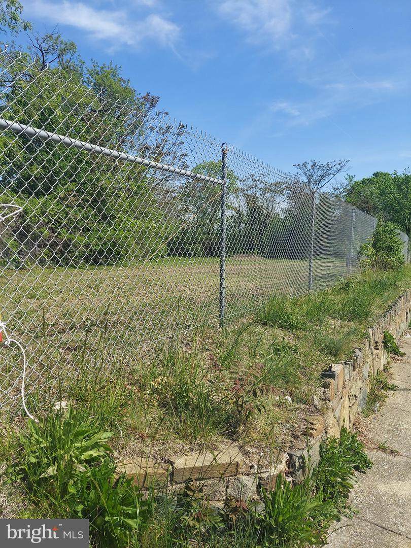 4600 Southern Avenue - Photo 1