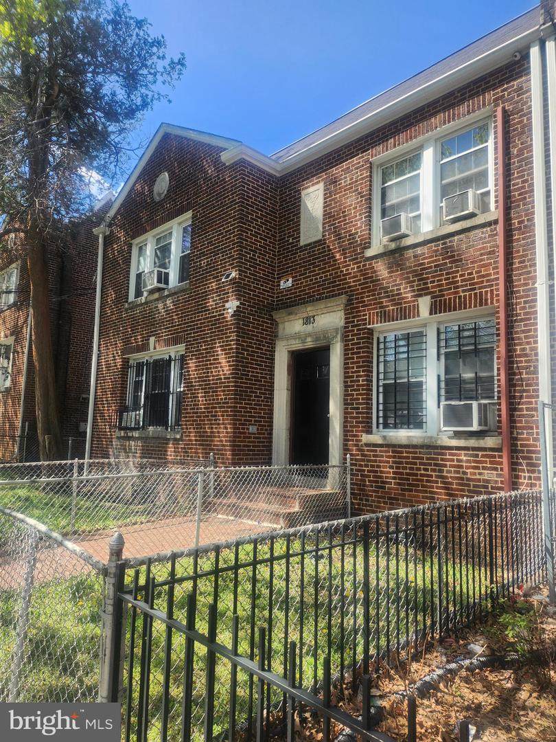 1813 18TH Street - Photo 1