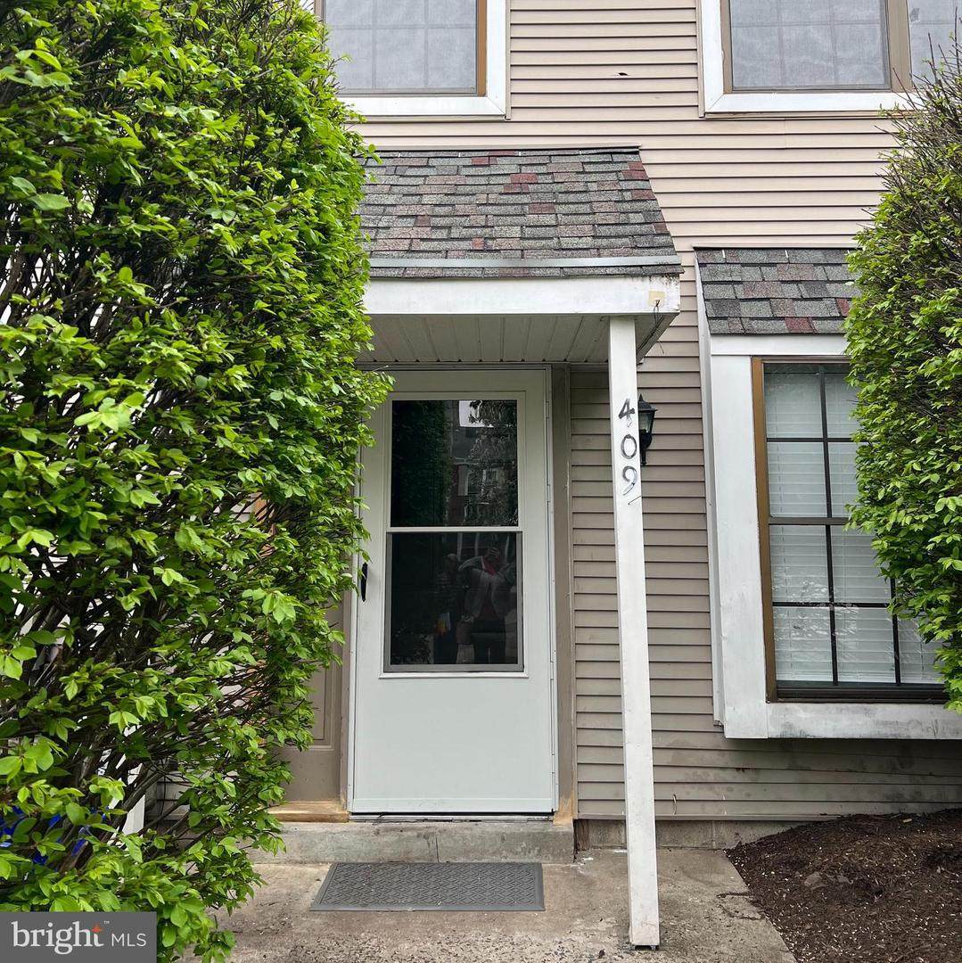 409 Snowflake Cir - Photo 1