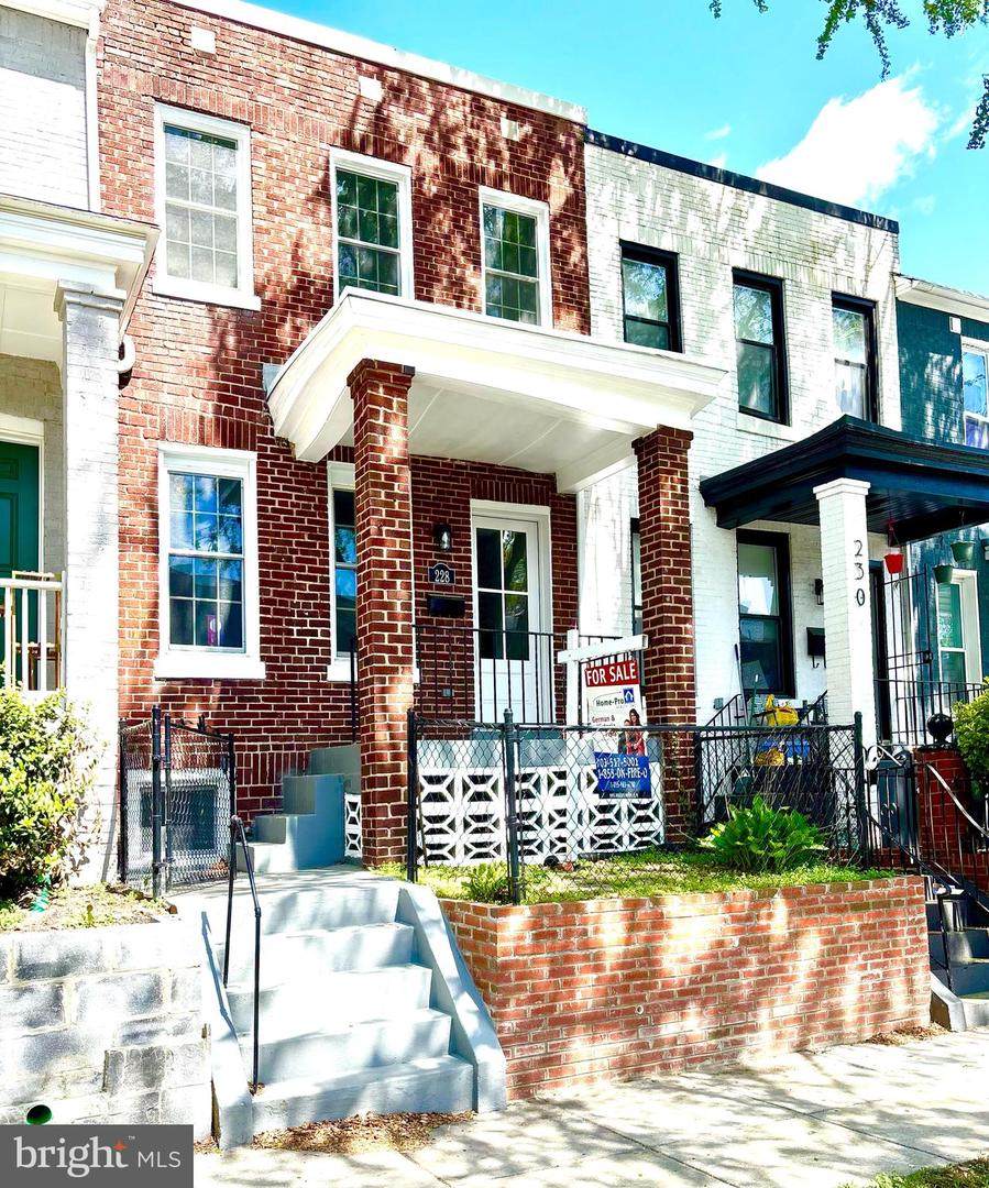 228 Cromwell Terrace - Photo 1