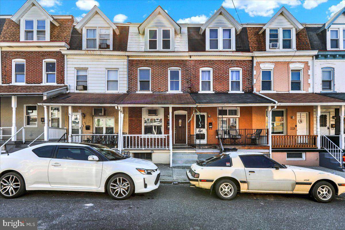734 Hall Street - Photo 1