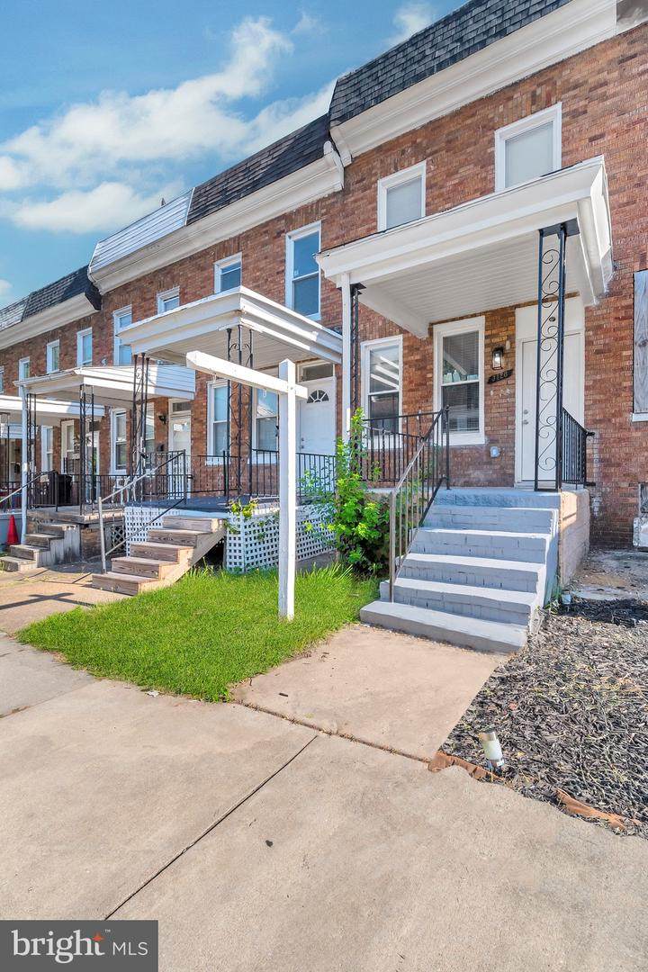 3128 Ravenwood Avenue - Photo 1