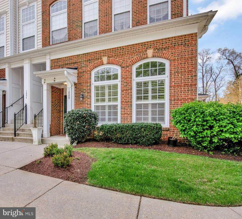 1000 Treeland Way - Photo 1