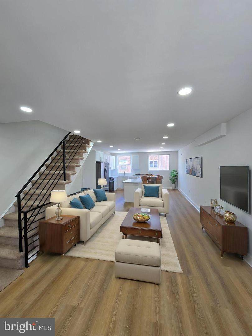 1055 Cheltenham Avenue - Photo 1