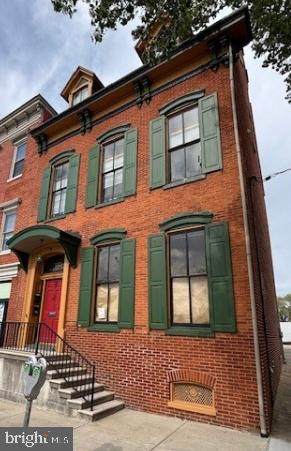 135 Duke Street - Photo 1